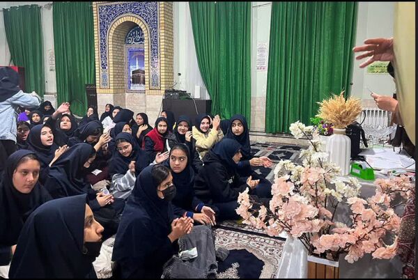 عید مبعث در دبیرستان شاهد 16