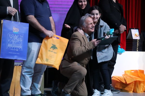 آیین تقدیر از برگزیدگان بیست و ششمین جشنواره تئاتر استان قم