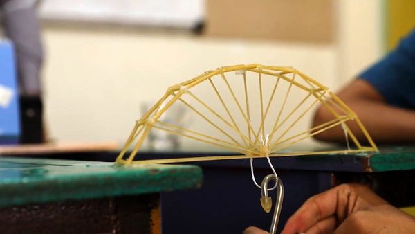 مدرسه راهی برای آینده روشن