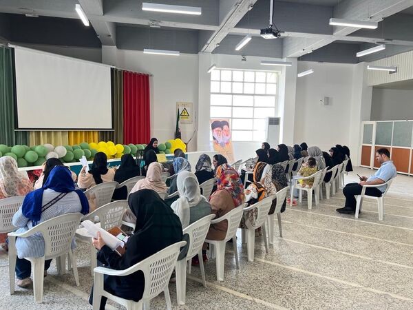 جلسه اولیا و مربیان پایه سوم در دبستان شهید تندگویان