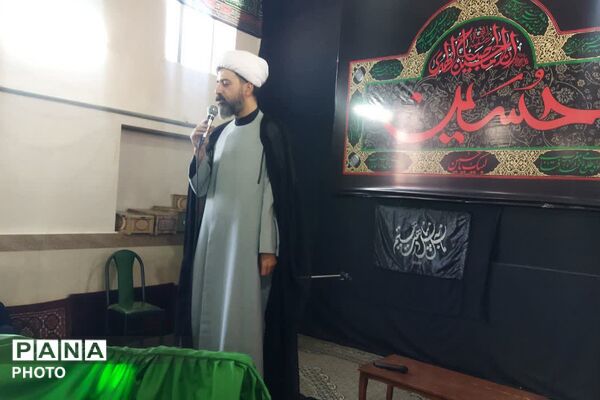 طنین نوای «یا علی اصغر (ع)» در فیروزکوه، همایش شیرخوارگان حسینی در حسینیه قمر بنی هاشم (ع)