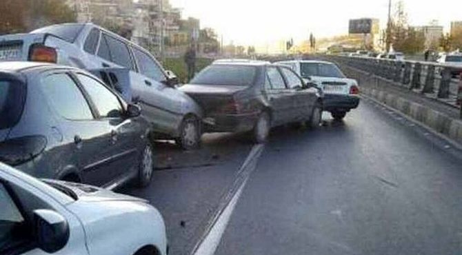 تصادف زنجیره‌ای در اتوبان امام‌علی/ 3 نفر مصدوم شدند