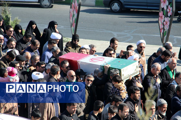 آیین تشییع لاله‌های فاطمی در قم