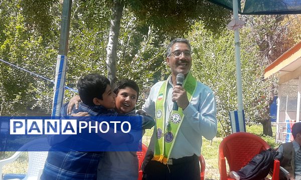 مراسم روز تکریم از دانش‌آموزان فعال خراسان رضوی ویژه پسران