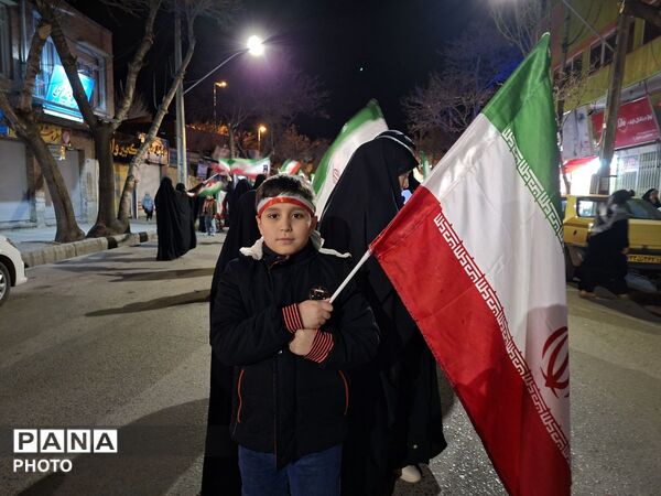 تجمع فرهنگیان و دانش‌آموزان اهری در آستانه چهلم رهبر شهید و شهدای دانش‌آموز میناب