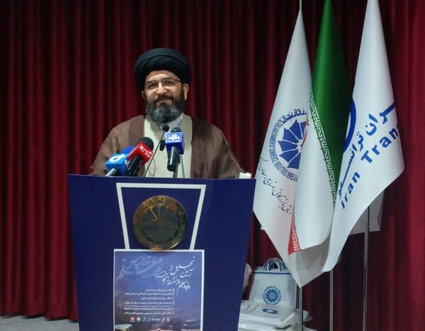 آیین تجلیل از ۵۰ معلم بازنشسته زنجان