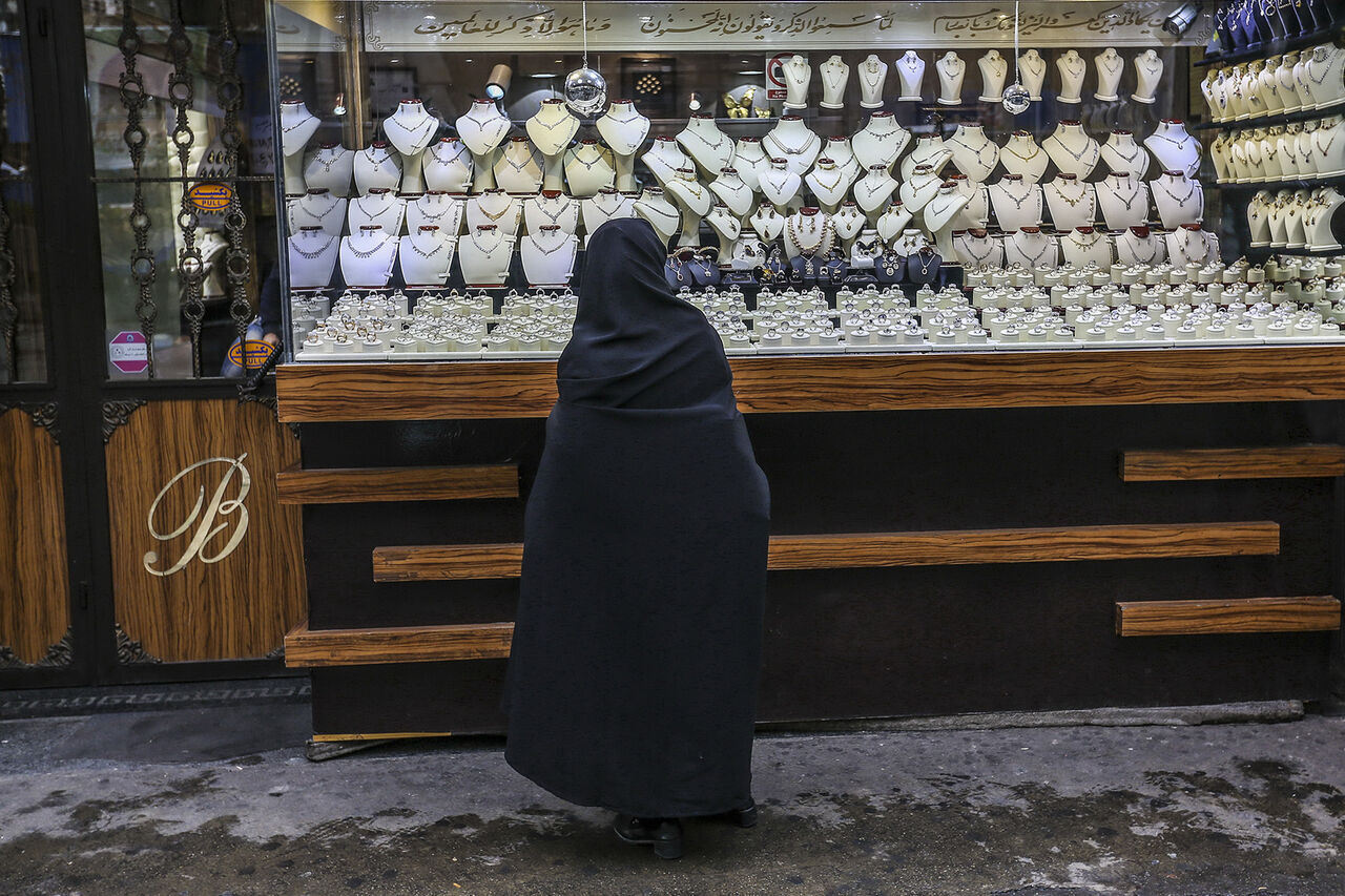 چراغ سبز اونس طلا به بازار تهران؛ چرا نرخ ها باز هم افزایشی شد؟
