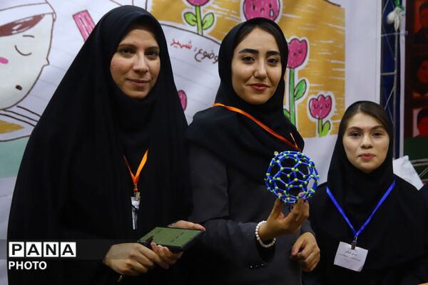 موکب آموزش و پرورش در تجمع مردمی پژوهشسرای دانش آموزی شد