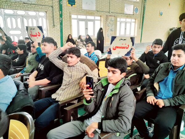 اردوی توانمندسازی دانش‌آموزان پسر همیار مشاوران در بوشهر