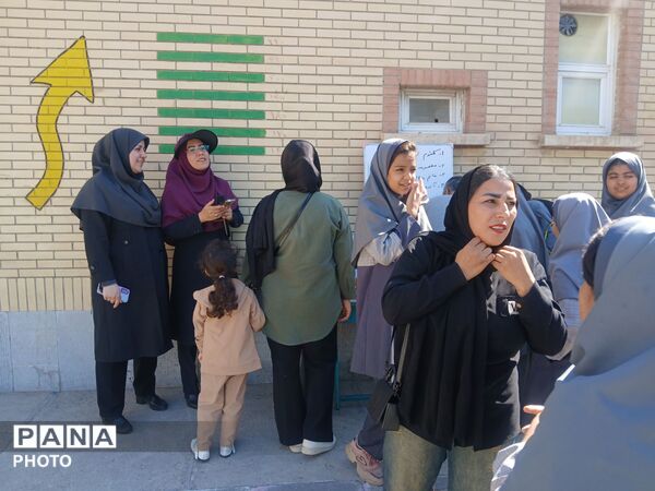 انتخابات انجمن اولیا و مربیان در مدرسه دیهیم