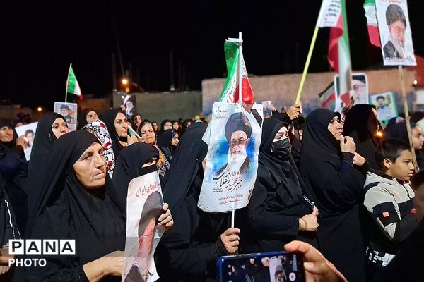 حضور شامگاهی مردم داغدار در پارکینگ شهرداری شهرستان باشت
