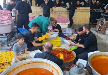 خادم شدم تا لحظه ای بر من نظر کنی