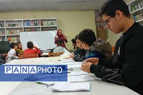 کارگاه ‌های استعداد‌یابی در پژوهش سرای دانش آموزی بصیرت یک ناحیه دو شهرری 