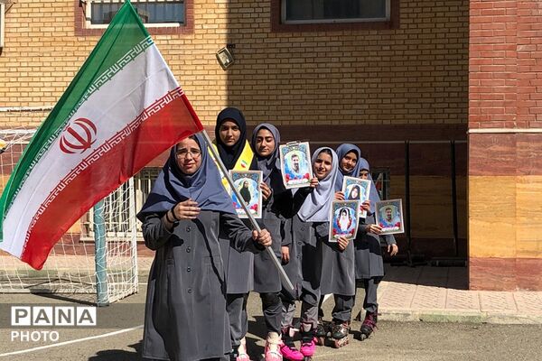 آیین نواختن زنگ جوانه ها در مدرسه شاهد نجمه ناحیه دو شهرری 