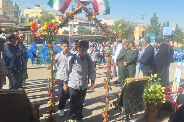 مهر با مقاومت همگام در دبیرستان هیأت امنایی رازی ناحیه چهار شیراز 