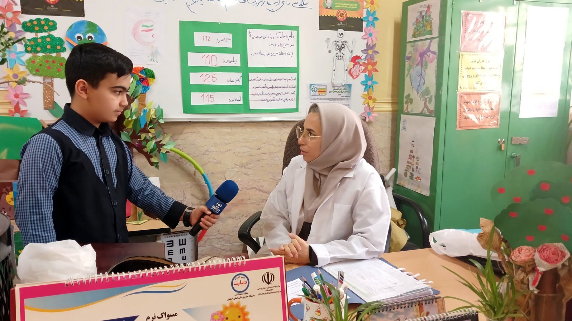 بیش از  ۳۰ دانش‌آموز از پایه‌های مختلف تحصیلی تحت ویزیت رایگان قرار گرفتند