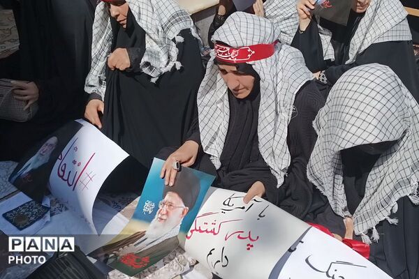 خروشِ بصیرت در صحن امامزاده جعفر (ع)؛ تالار قرآن پیشوا گنجایش دریای سوگواران مقتدا را نداشت