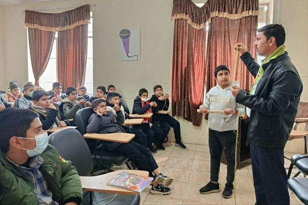 توانمندسازی یاورمربیان پسر مقطع ابتدایی در ناحیه چهار شیراز 