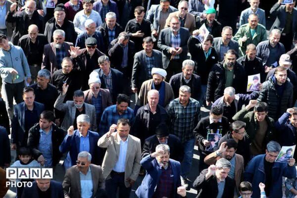 تجدید عهد با آرمان های رهبر شهید انقلاب در نماز جمعه فشافویه