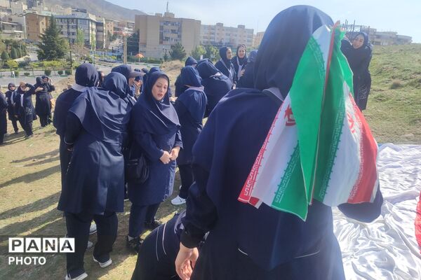پاکسازی داوطلبانه محیط زیست توسط کارکنان مدارس طرح نو شهرستان پردیس