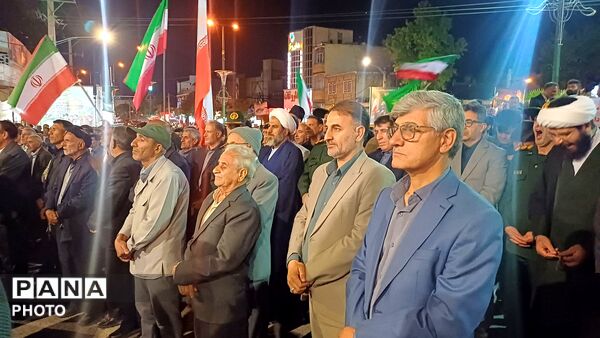 حضور پرصلابت مردم کوهدشت در اجتماع شبانه جلوه‌ای از همبستگی و بصیرت