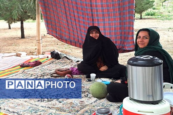 دورهمی روز طبیعت در پارک جنگلی پردیسان قم
