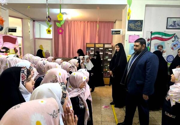 بازدید از نمایشگاه ماها در روز بعثت پیامبر اکرم (ص)
