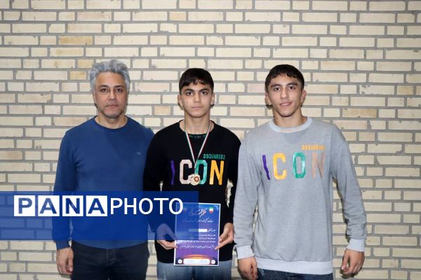 قهرمانی نونهالان و نوجوانان رباط‌کریم در رقابت‌های کشتی