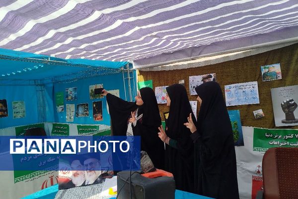 مصلیِ صباشهر، میزبان روایت انقلاب؛ آیین افتتاحیه نمایشگاه «مدرسه انقلاب» شهرستان شهریار