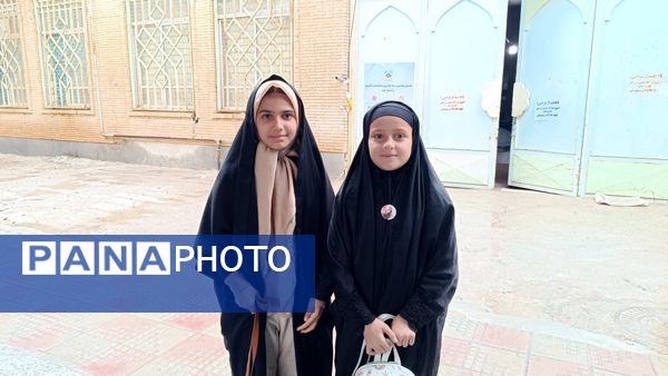 حضور پرشور دانش‌آموزان و فرهنگیان در نماز جمعه یاسوج