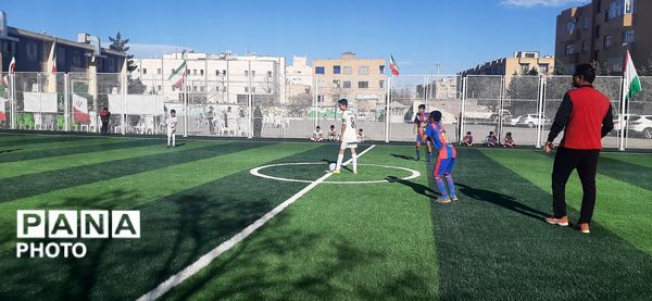 افتتاحیه زمین چمن در دبستان پسرانه گلستان ناحیه ۷ آموزش و پرورش مشهد مقدس 