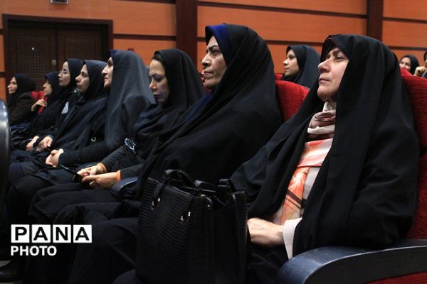 آیین اختتامیه طرح‌ها و برنامه‌های آموزشی بهارستان‌دو