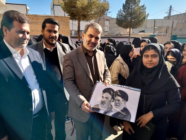 نغمه‌ای از دل تاریخ در آسمان امید