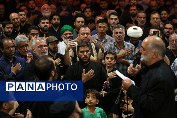 عزاداری شب شهادت امام باقر(ع) در حرم کریمه اهل بیت