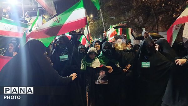 سرما در برابر آتش عشق دلها به رهبر چیزی نبود