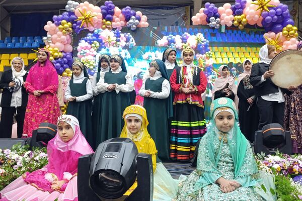 گردهمایی رانندگان سفیر مهر در هفته حمل‌ونقل شیراز