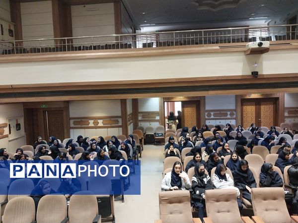 جشن روز دختر در هنرستان امام حسن مجتبی(ع) با حضور مسئولان ناحیه ۶
