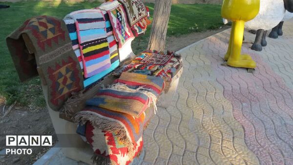 نمایشگاه تخصصی محصولات ارگانیک و صنایع دستی در بوستان لاله شهر کهک