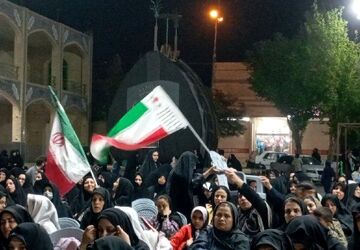برگزاری مراسم چهلم رهبر شهید و دانش آموزان میناب، در سرچشمه زارچ