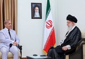 دیدار نخست‌وزیر پاکستان با رهبر معظم انقلاب
