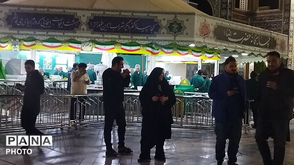 چایخانه های حرم مطهر رضوی هر روز میزبان زائران امام رضا (ع) 