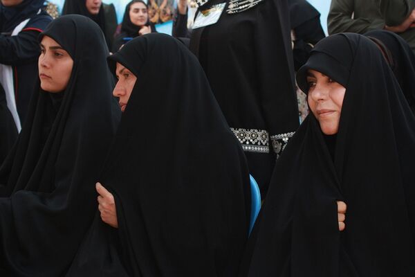 افتتاح نخستین جشنواره تن‌پوش نور، نمایشگاه مُد و لباس ایرانی اسلامی در شهرستان بهارستان 