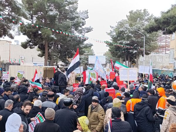 نغمه‌های انقلاب در راهپیمایی ۲۲ بهمن