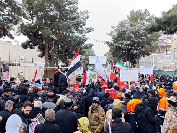 نغمه‌های انقلاب در راهپیمایی ۲۲ بهمن
