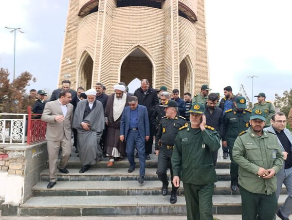 بازدید میدانی دادستان انتظامی قضات در کوهدشت و دیدار با کارکنان و خانواده شهدا
