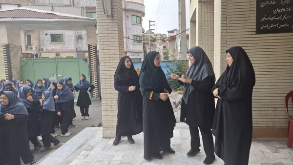 گرامیداشت روز نیروی انتظامی در دبیرستان بهار آزادی قائمشهر