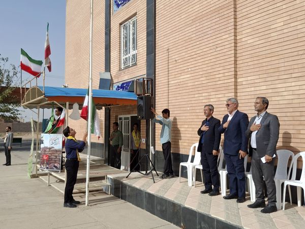 آیین نواختن زنگ شکوفه ها و جوانه ها در شهرستان خلیل‌آباد 