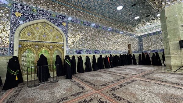 آیین غبارروبی حرم حضرت معصومه(س) با حضور بانوان طلبه