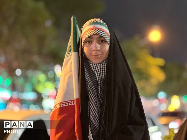 حضور کودکان در اجتماعات که میدان را خالی نمی کنند