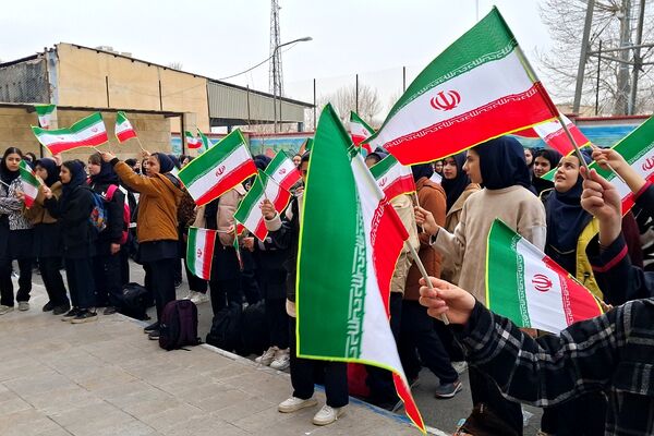 فرزندان ایران از مدارس شهریار تا راهپیمایی